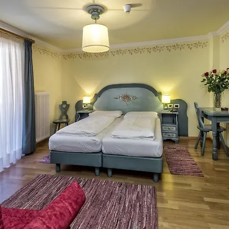 Brunella ホテル 3*